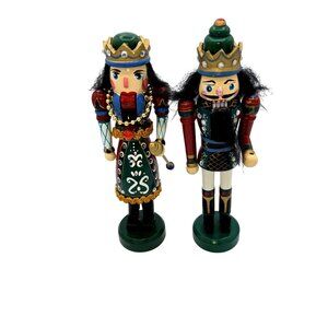 vintage Terry's Village King & Queen Nutcracker Set.